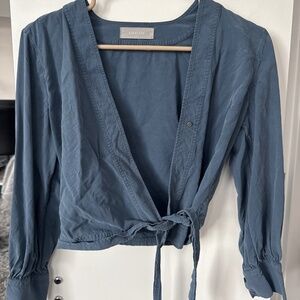 Everlane blue top